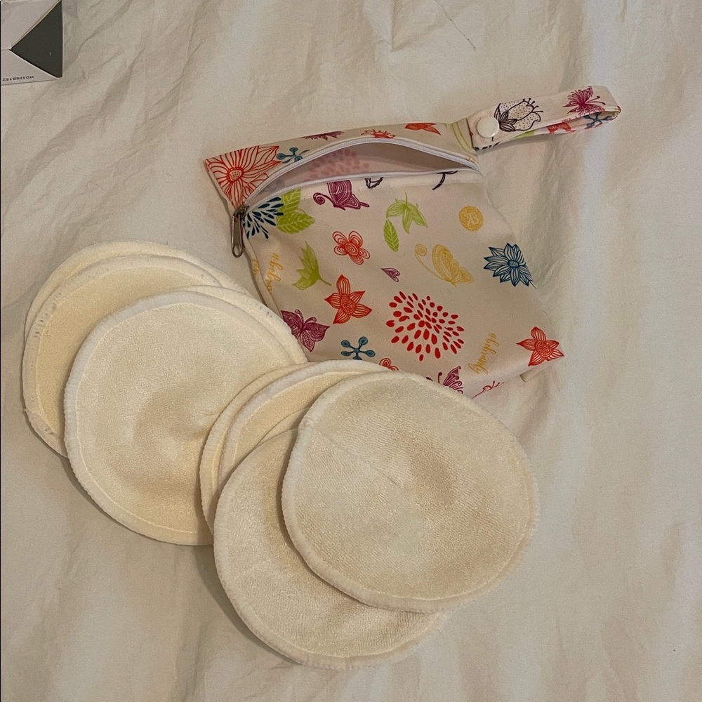 Reusable Nursing Pads (10 Count) + Travel Pouch – Soft & Absorbent